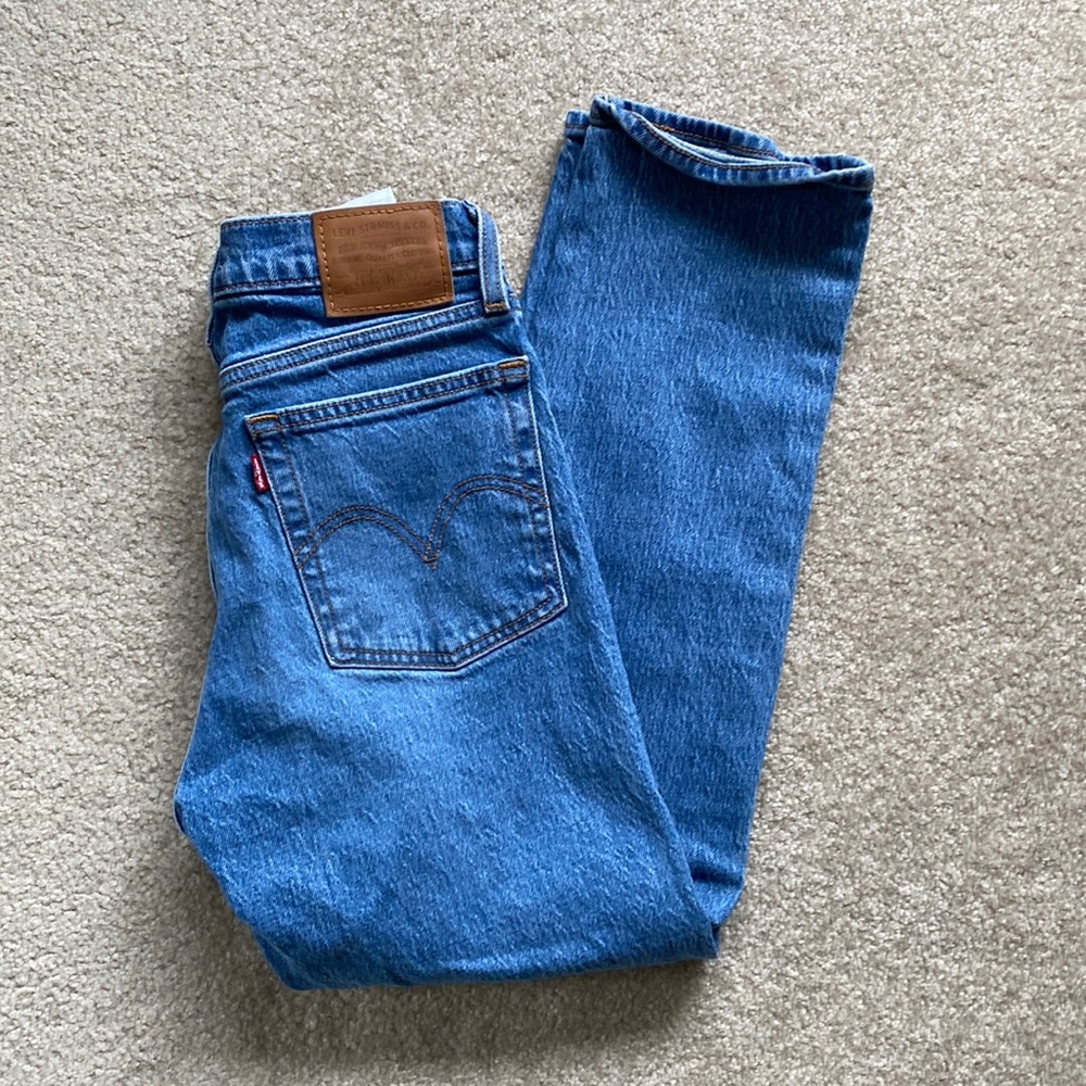 Levi Wedgie Straight